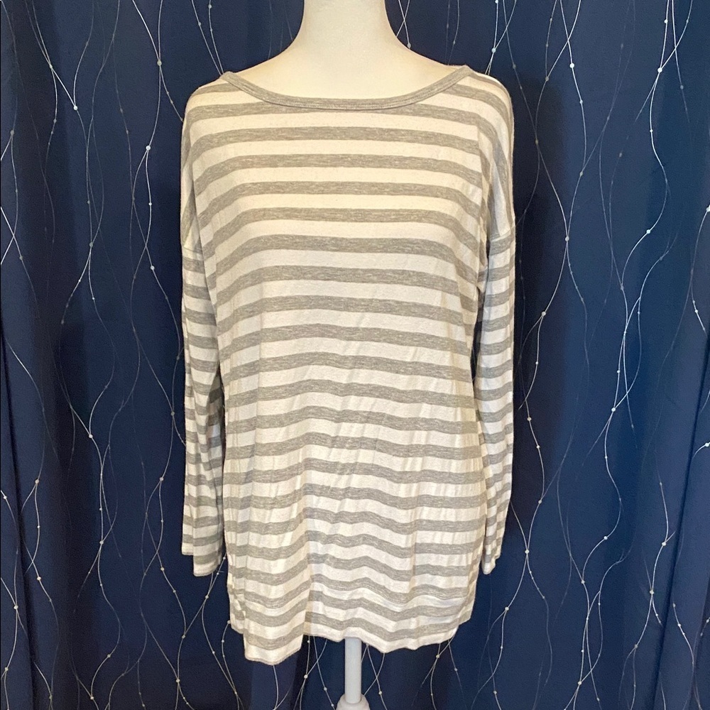 A Pea in the Pod Striped Gray & White Long Sleeve Top. Size M. Some Stretch - Picture 3 of 12